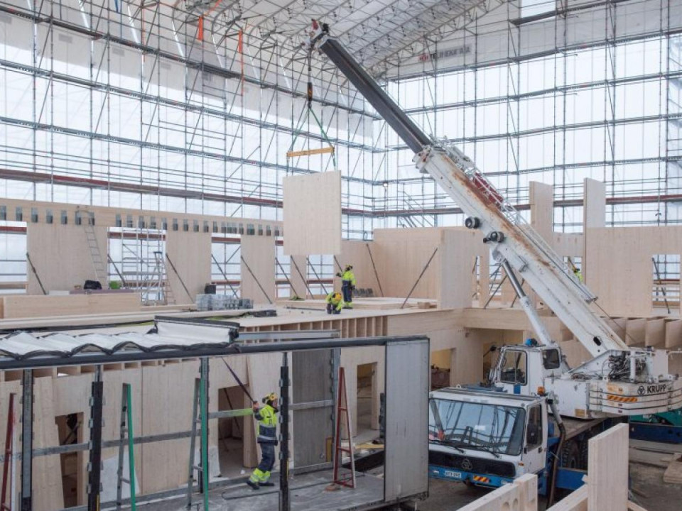 Kuva 2: ”Rakentamisessa oli Kuhmon henki”