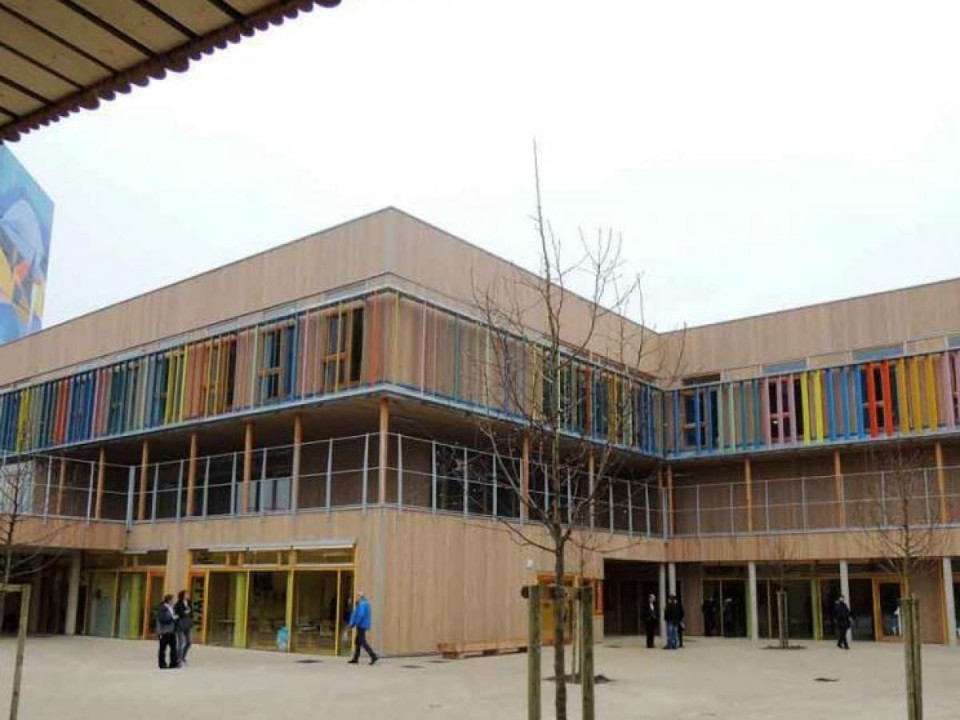 Ranskassa puukoulut julkisen vallan ja arkkitehtien suosiossa